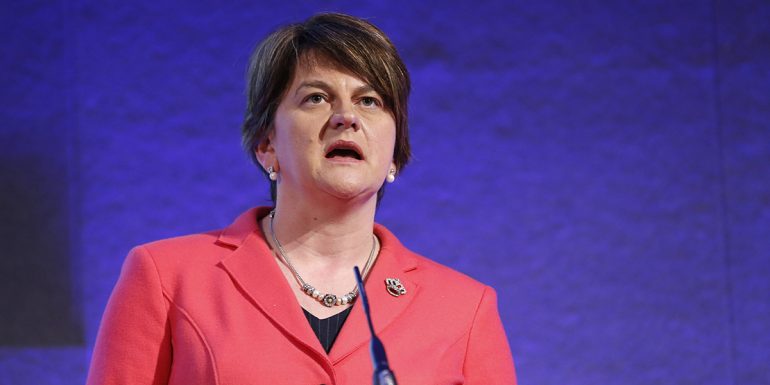 Bhí Arlene Foster le cluinstin ar RnaG ag caint Gaeilge bhinn bhlasta Dhún na nGall…