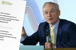 ‘Tugadh Richard Bruton aitheantas do chearta an chainteora dúchais Gaeilge i reachtaíocht nua’ – Tuarascáil Oireachtais