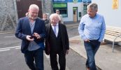 Uachtarán na hÉireann ar cuairt ar an Spidéal do chlár faoi ‘Mhurdair Mhám Trasna’