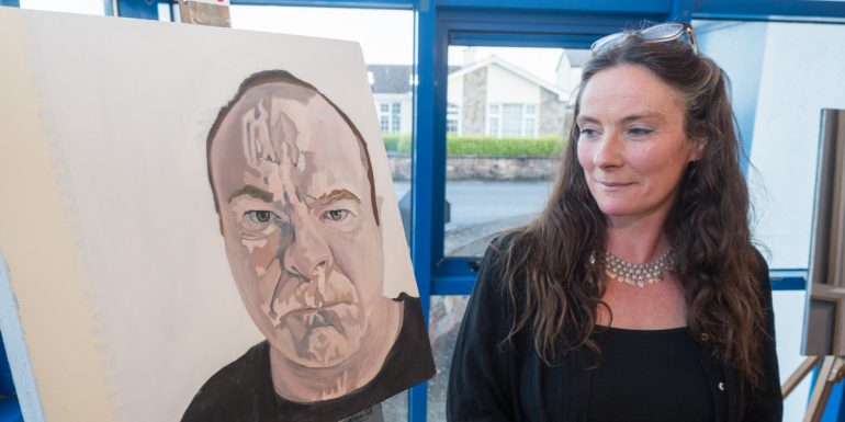 GAILEARAÍ: Taispeántas in ómós don ealaíontóir Danny Chóil Dan Ó Flatharta