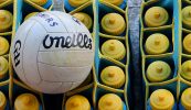 Oileáin Árann i lár aighnis, foirne as Conamara i mbaol agus cluichí móra le teacht