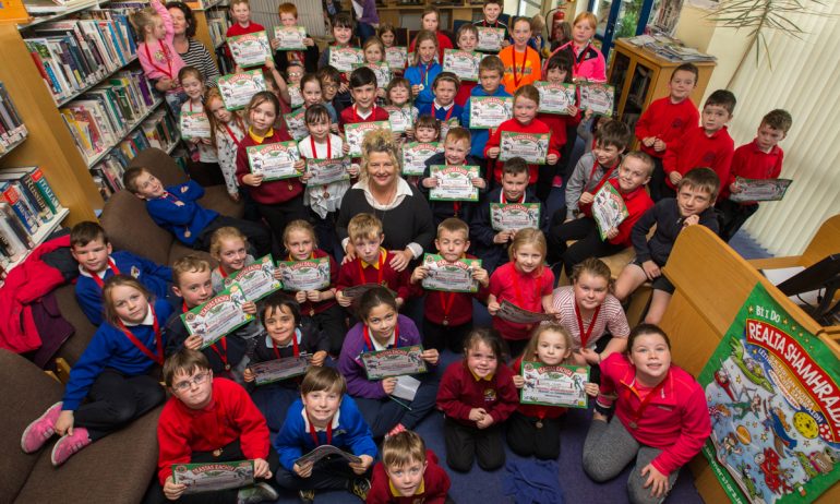 GAILEARAÍ: Teastais Éachta bronnta ar 130 gásúr ó Ghaeltacht Chonamara as gcuid gaisce léitheoireachta