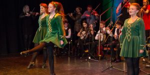 CULTÚR: Gradam RnaG bronnta ar Chomhaltas Ceoltóirí Éireann ag ceolchoirm i dTiobraid Árann