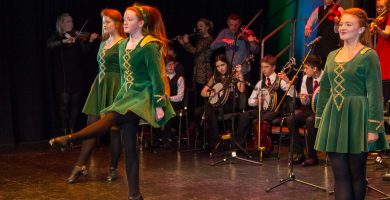 CULTÚR: Gradam RnaG bronnta ar Chomhaltas Ceoltóirí Éireann ag ceolchoirm i dTiobraid Árann