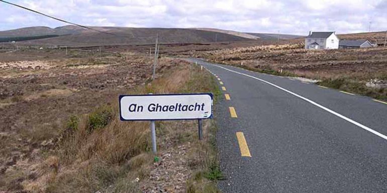 Ní ‘fíormhéadú’ atá i gceist leis an mbuiséad atá geallta don Ghaeltacht sa Phlean Forbartha Náisiúnta – taighde nua