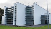 Meabhrú d’iriseoirí RTÉ gur sárú dlí é logainmneacha Gaeltachta Béarla a úsáid