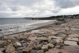 Rabhadh tugtha gan snámh sa Spidéal mar gheall ar sceitheadh séarachais