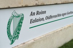 Cúram na Gaeltachta le leagan ar aire sinsearach den chéad uair ó 2011 – tuairiscí