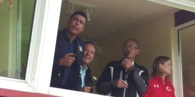 Dochreidte a Sheathrúin! Stelling agus Kamara i mbun tráchtaireachta i gCorca Dhuibhne