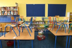 An céatadán is lú daltaí ó 2013 ag freastal ar scoileanna lán-Ghaeilge