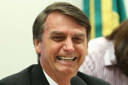 TUAIRISC ÓN mBRASAÍL: Bua ollmhór á thuar do Jair Bolsonaro, ‘Hitlerín na dTrópaicí’