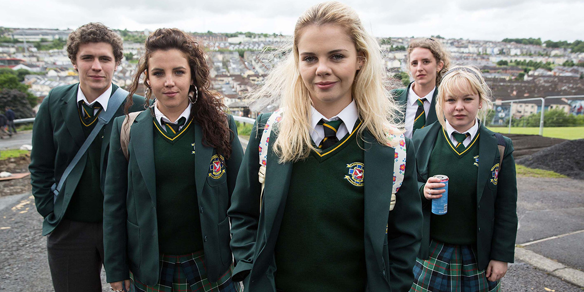TG4 agus an BBC ag lorg scríbhneoirí do ‘Derry Girls’ na Gaeilge