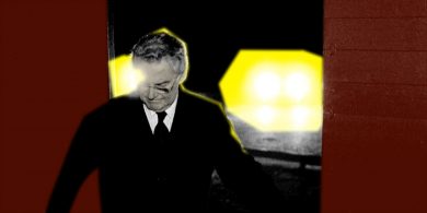 Léamhthuiscint 07 – ‘Condemned to Remember’ agus scéalta eile ó ‘taobh thiar den cheamara’