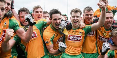 Cora Finne amuigh leo féin agus Gradaim Imreoirí Peile na gClubanna fógartha den chéad uair