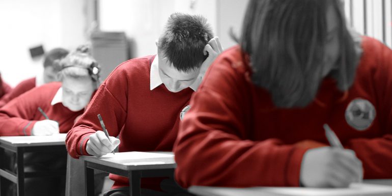Léamhthuiscint 13 – Ceileann torthaí na Gaeilge san Ardteist an fhírinne nach milis le mórán