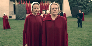 LÉIRMHEAS TEILIFÍSE: Ní fuirist féachaint ar ‘The Handmaid’s Tale’ ach is fiú cruachan in aghaidh na hainnise