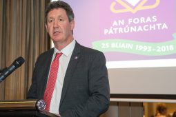 Achainí déanta ar McHugh go ndéanfadh sé ‘beart de réir a bhriathair’ maidir le bunú scoileanna Gaeilge