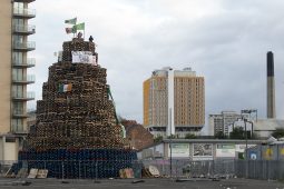 Údar machnaimh sa luaithreach i ndiaidh na dtinte cnámh