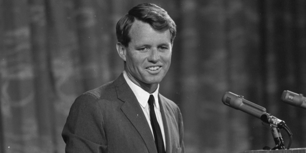 ‘This world demands the qualities of youth…’ – Robert Kennedy agus an óige
