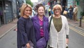 GAILEARAÍ: Slua mór agus scoth na drámaíochta ag oíche oscailte ‘Baoite’ sa Taibhdhearc