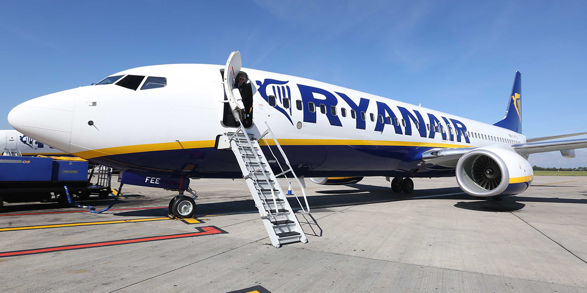 Stop curtha le bagairt stailce phíolótaí Ryanair ag urghaire cúirte