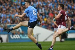 Baile Átha Cliath sa chluiche ceannais den cheathrú bliain as a chéile agus Gaillimh curtha de dhroim seoil acu