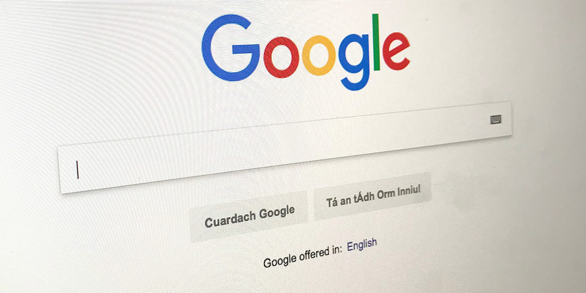 Duais €100 á tairiscint ag Ó Cuív don chéad duine a chuirfidh Béarla ar ‘Google-Gaeilge’