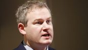 ‘Níl an próiseas soláthar díreach féaráilte do phobal Uachtar Ard nó d’aon áit eile’ – Seán Kyne