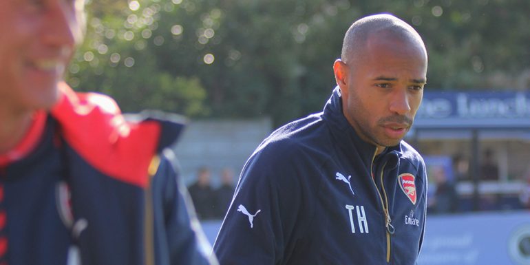 Ní móide gur chuala Thierry Henry go bhfuil dhá chiall sa teanga sin againne leis an leagan a ‘bheith i do chónaí’…