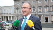 ‘Dochreidte’ nach bhfuil coiste stiúrtha bunaithe fós do phlean gníomhaíochta Gaeilge an Rialtais