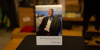 Ní haon seanscéalta agus meirg orthu aistí Mháirtín Uí Dhireáin