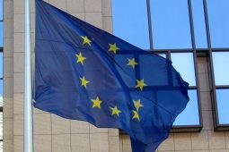‘Ní bheidh riachtanas an tríú teanga ina bhac ar aistritheoirí le Gaeilge’ – an Stiúrthóir Aistriúcháin i bParlaimint na hEorpa