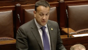 Foilsiú bille teanga curtha siar arís in ainneoin gheallúintí an Taoisigh