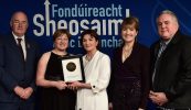 GAILEARAÍ: Boinn ‘Gaeilge’ Fhondúireacht Sheosaimh Mhic Dhonncha bronnta ag Uachtarán CLG i bPáirc an Chrócaigh