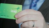 ‘Ní féidir glacadh leis nach bhfuil an Stát in ann freastal go hiomlán ar dhuine i nGaeilge’ – An Ceann Comhairle