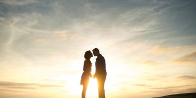 Ná bac le ‘roses are red and violets are blue’, bíodh an Ghaeilge ar do ghob agat inniu…