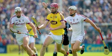 An tsraith ag dul i ndéine agus trí chluiche ceathrú ceannais tráthnóna