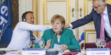 An bhfuil muinín caillte ag Angela Merkel i gcur chuige Leo Varadkar?