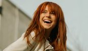 LÉIRMHEAS SCANNÁIN: Jessie Buckley ag bláthú i Wild Rose