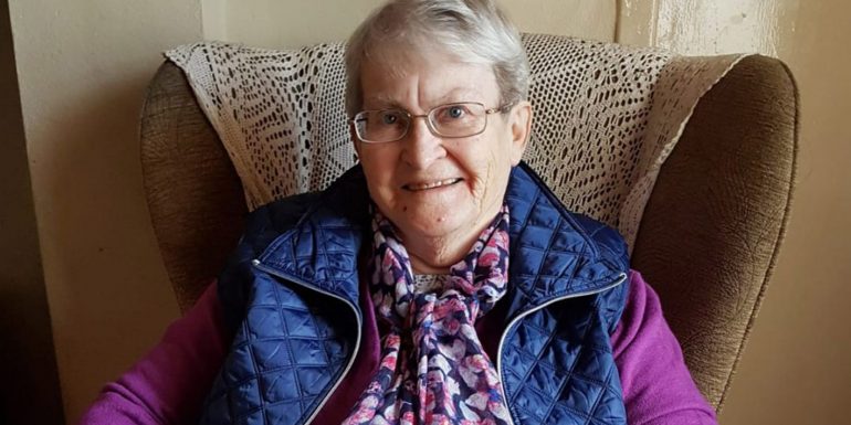 Niamh Ni Chriomhthain Uí Laoithe, duine de na Blascaodaigh dheireanacha, ar shlí na fírinne