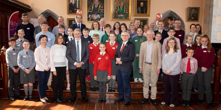 GAILEARAÍ: Ceiliúradh in UCC ag Gaelscoileanna agus scoileanna Gaeltachta Chorcaí