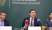 €700 milliún a bheidh fágtha sa sparán ag an Aire Airgeadais lá an Bhuiséid
