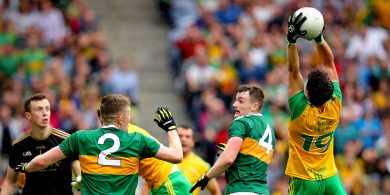 Moladh tuillte ag cosantóirí Chiarraí agus Dhún na nGall, Maigh Eo fós beo agus ceachtanna eile