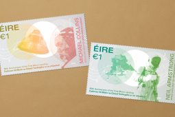 Leithscéal ó An Post as an bhfocal ‘gealach’ a litriú mícheart ar stampaí speisialta Apollo 11