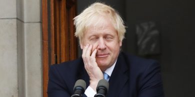 Boris Johnson agus na Tóraithe ar tí móramh mór a fháil agus tubaiste don Lucht Oibre – pobalbhreith iarvótála