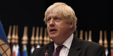 Sárú ar an dlí é ag Boris Johnson parlaimint na Breataine a chur ar fionraí – cinneadh cúirte