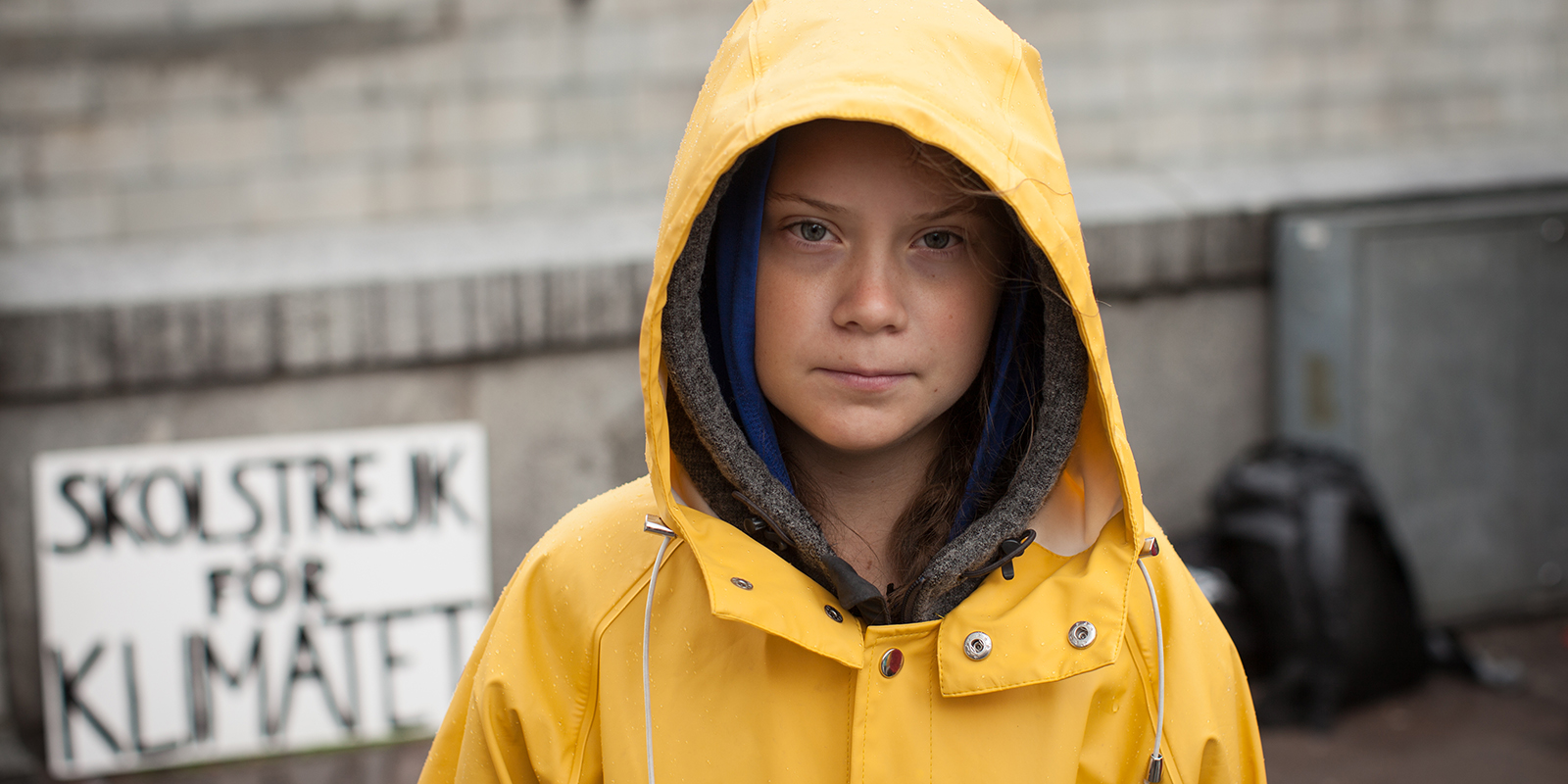 ‘Ceapaim gur iontach an bhean í Greta Thunberg,’ a dúirt an píolóta