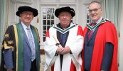 Céim dochtúra oinigh bronnta ar Bhreandán Feiritéar ag Ollscoil na hÉireann, Gaillimh
