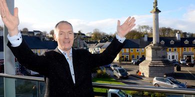 Gradam ceoil TG4 ‘Amhránaí na Bliana’ le bronnadh ar Lillis Ó Laoire