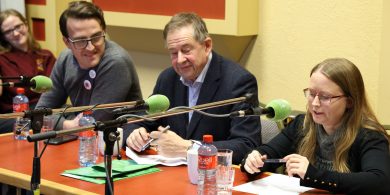 Bun agus barr na polaitíochta ainm aitheanta a bheith agat